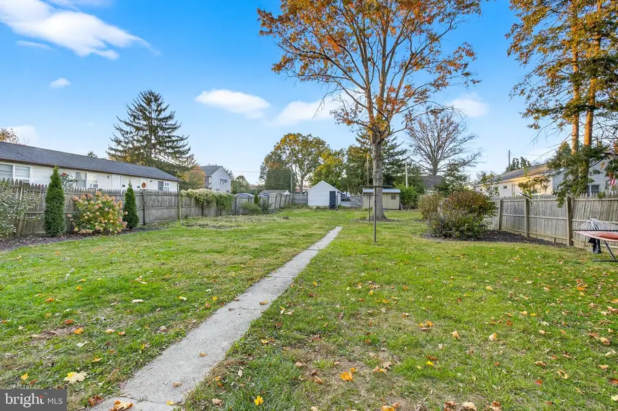 130 E High St, Manheim, PA 17545 - Image #2