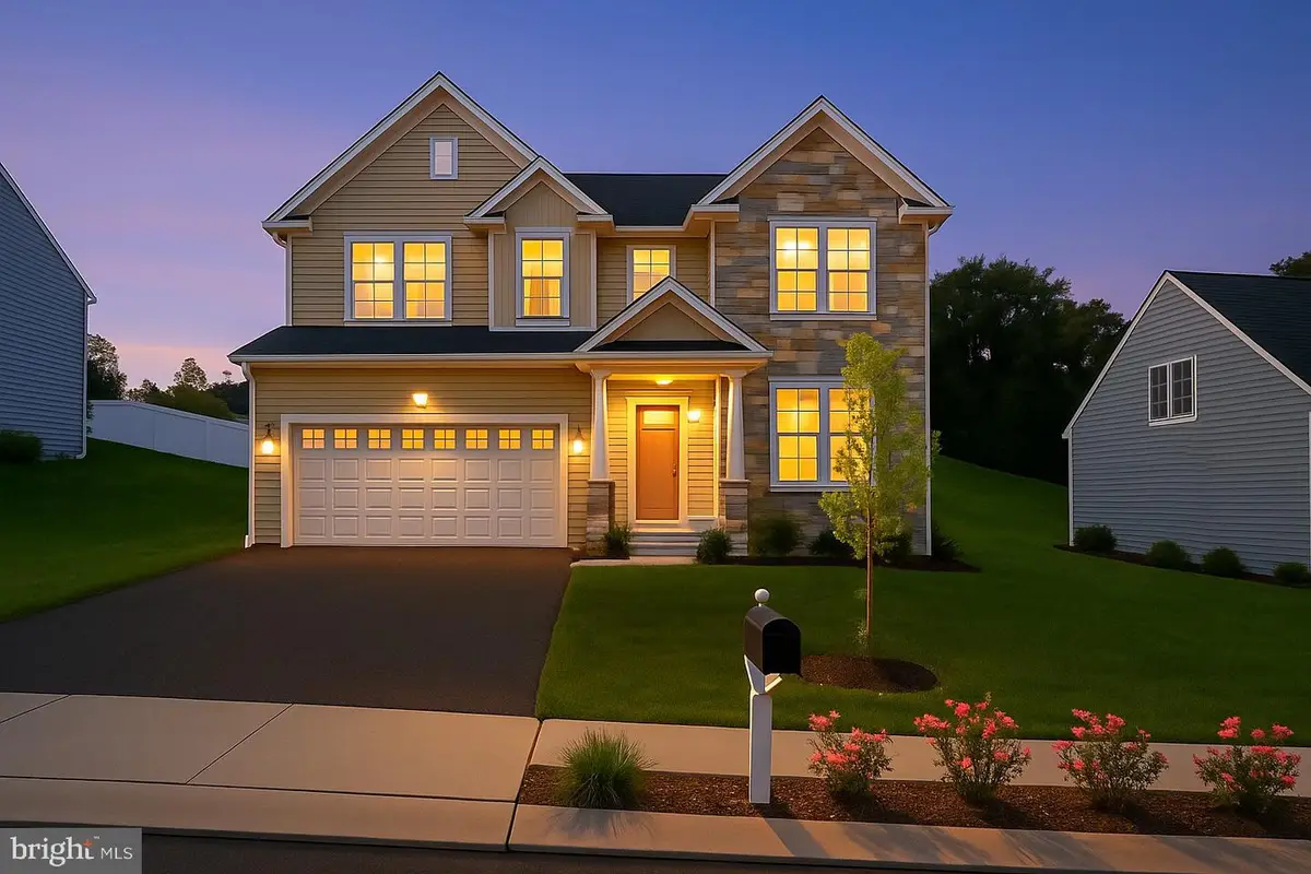 645 N Pier Dr, Lancaster, PA 17603 - Image #1