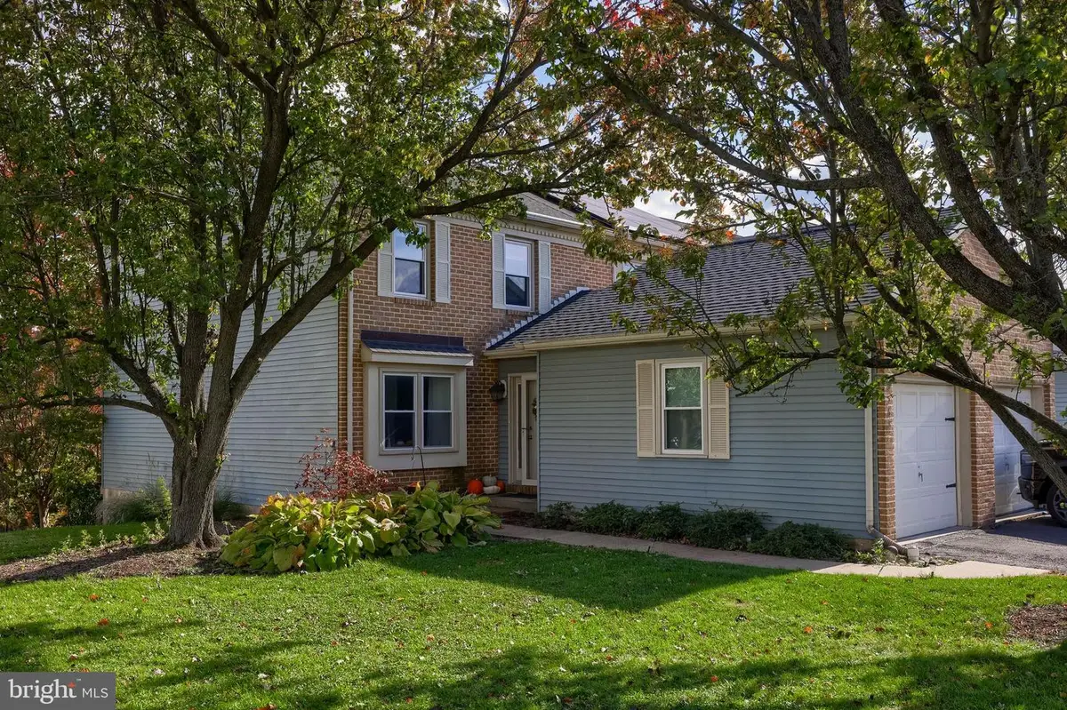 6568 Hollow Dr, East Petersburg, PA 17520 - Image #1