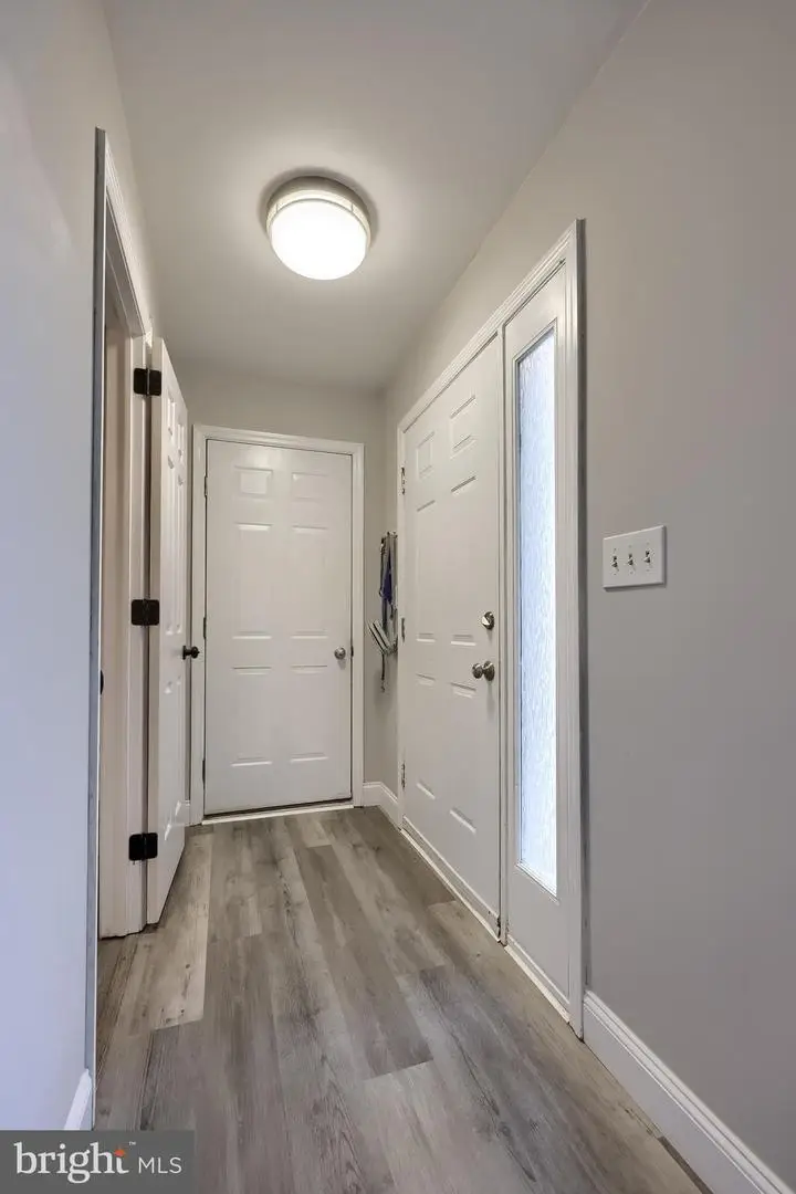 6568 Hollow Dr, East Petersburg, PA 17520 - Image #3