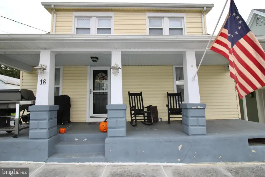 18 S Queen St, Maytown, PA 17550 - Image #3