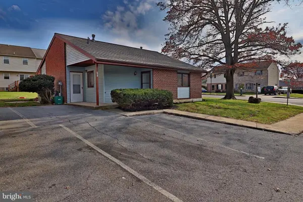 305 Greenland Dr, LANCASTER, PA 17602