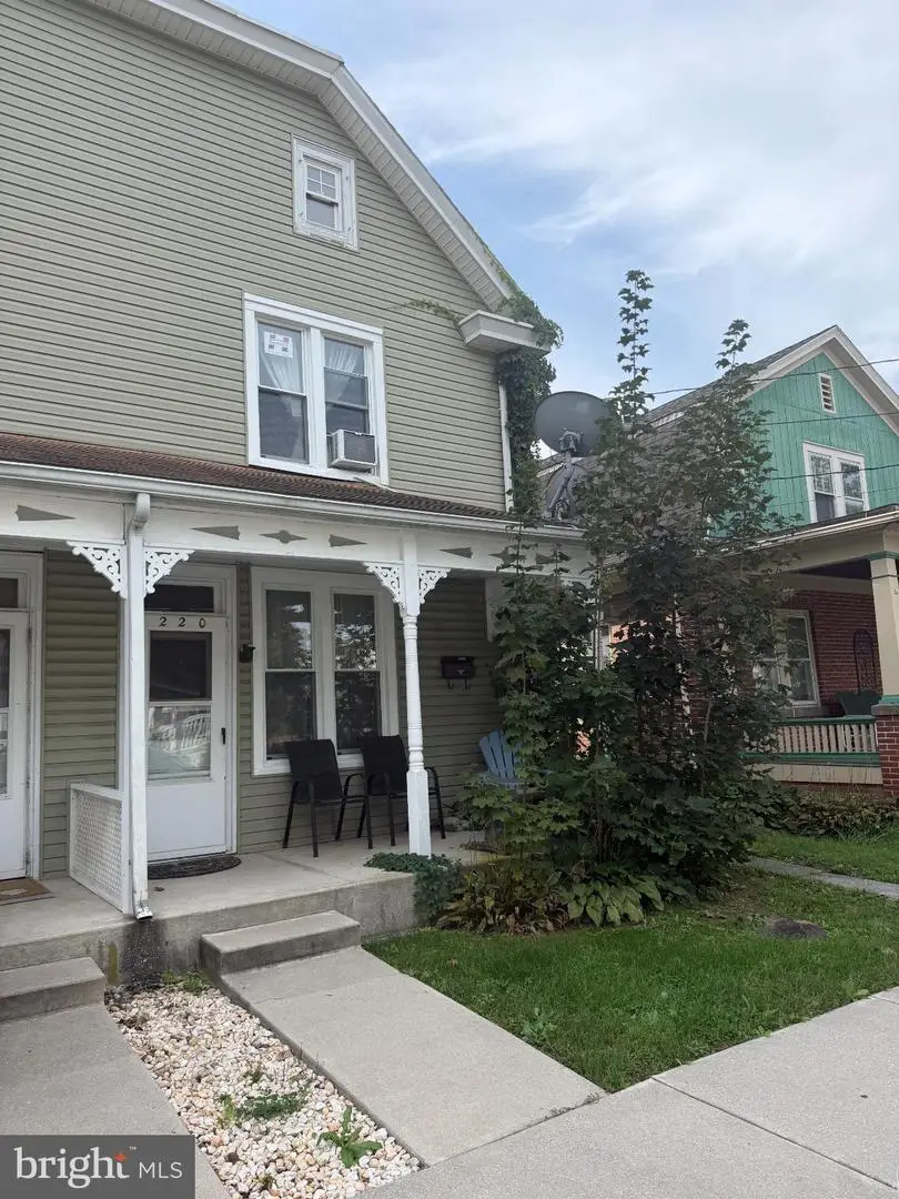 220-222 E Park St, Elizabethtown, PA 17022 - Image #2
