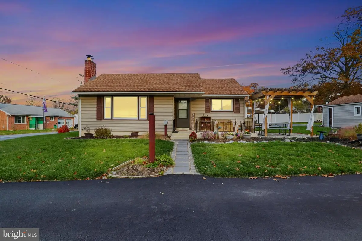 9 Pine St, Mount Joy, PA 17552 - Image #1