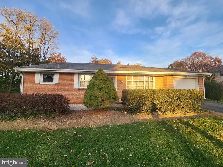 103 Main St, Akron, PA 17501 - Image #2