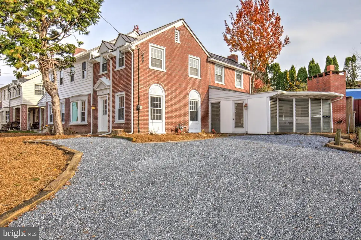 148 E Broad St, New Holland, PA 17557 - Image #1