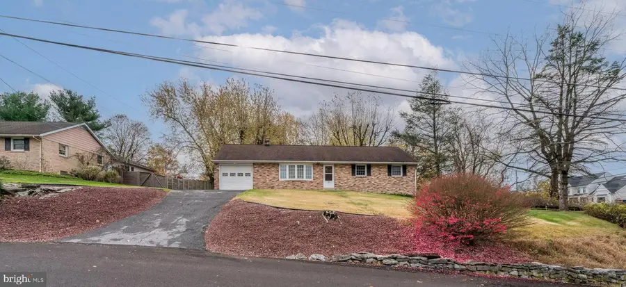 2 Snyder Hill Rd, Lititz, PA 17543 - Image #2
