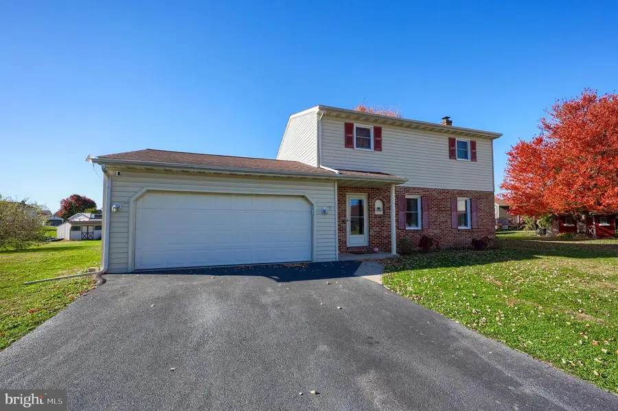 230 Meadowlark Dr, Ephrata, PA 17522 - Image #3