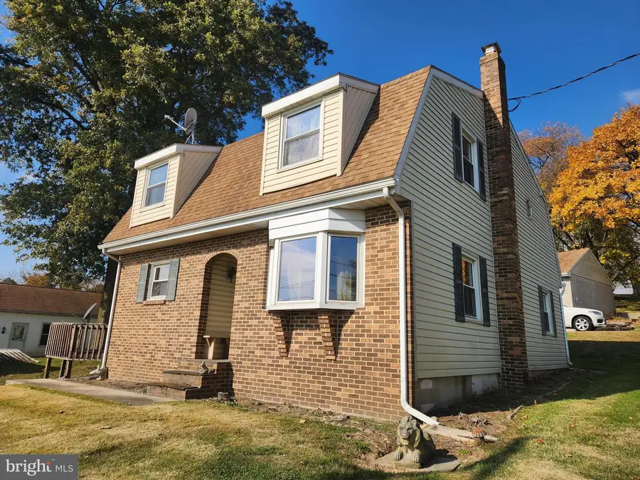 827 Disston View Dr, Lititz, PA 17543 - Image #3