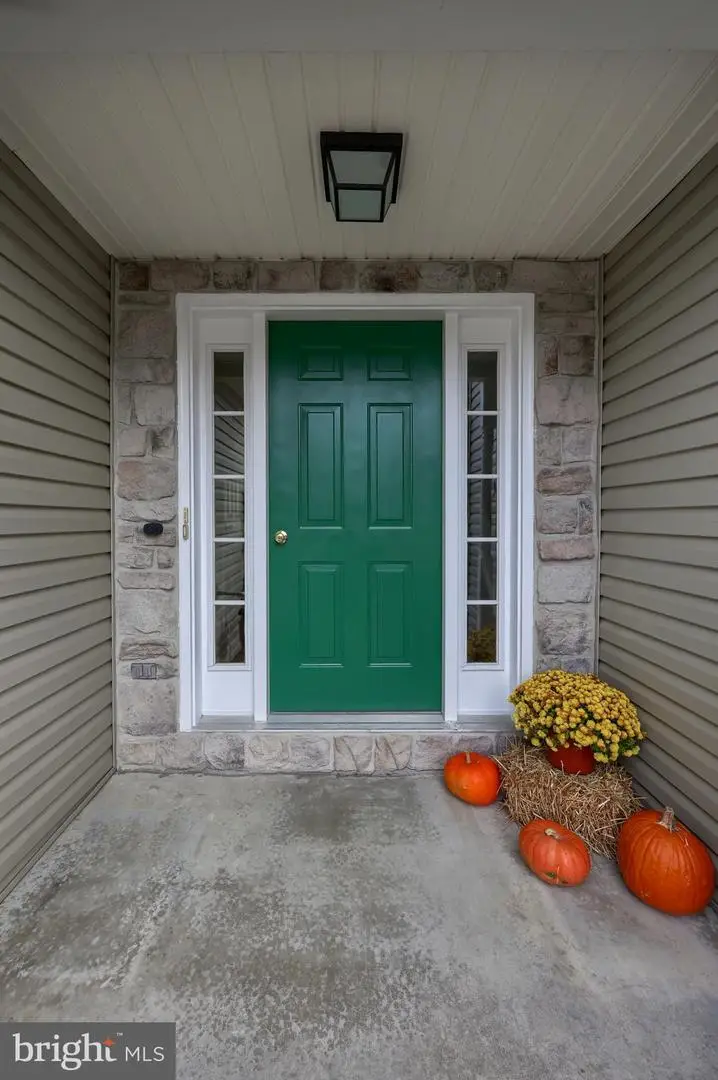 107 Acorn Ln, Mountville, PA 17554 - Image #2