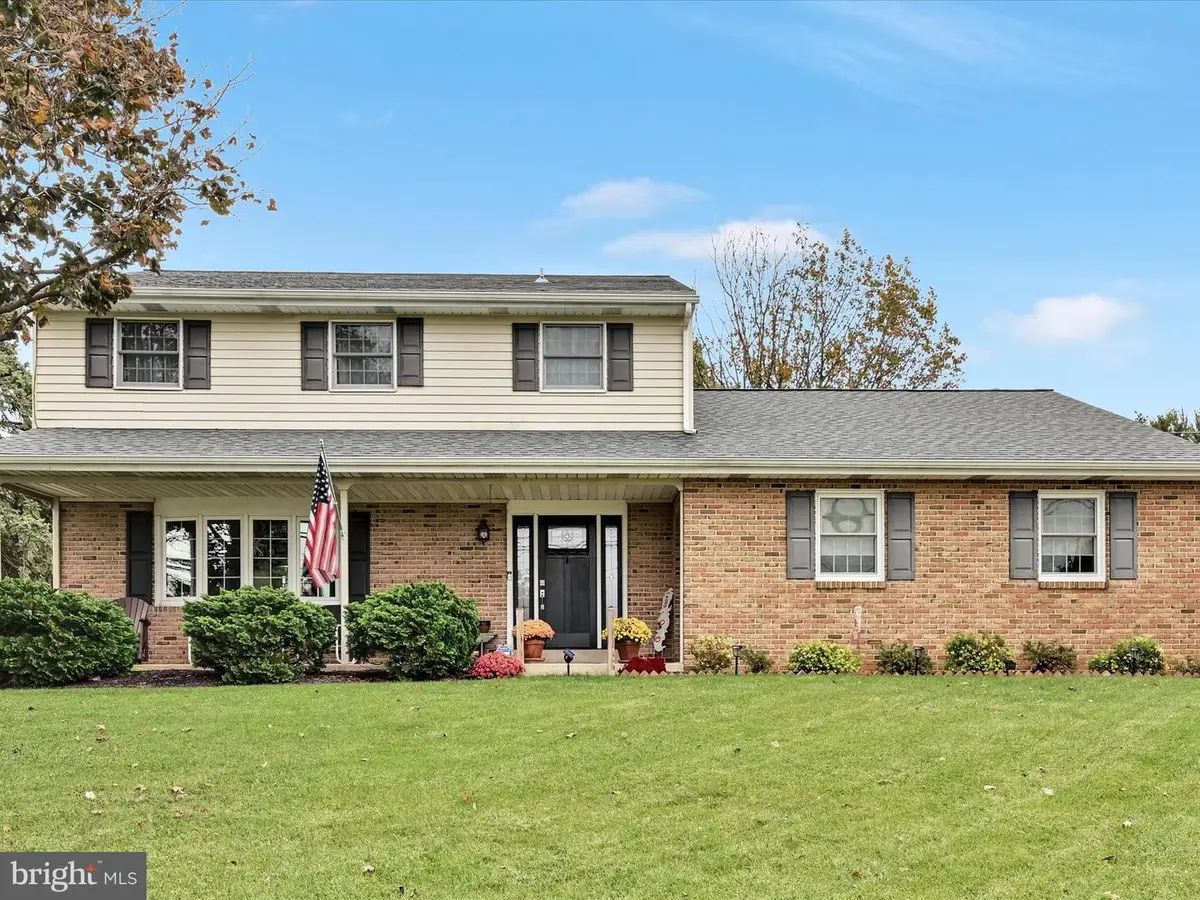 618 W 3rd Ave, Lititz, PA 17543 - Image #1