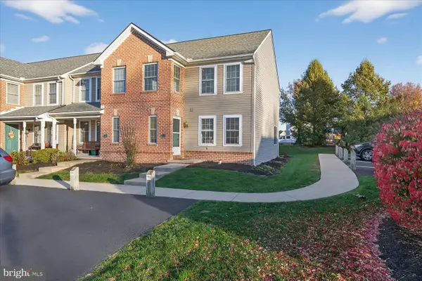 4032 Bradford Cir, MOUNT JOY, PA 17552