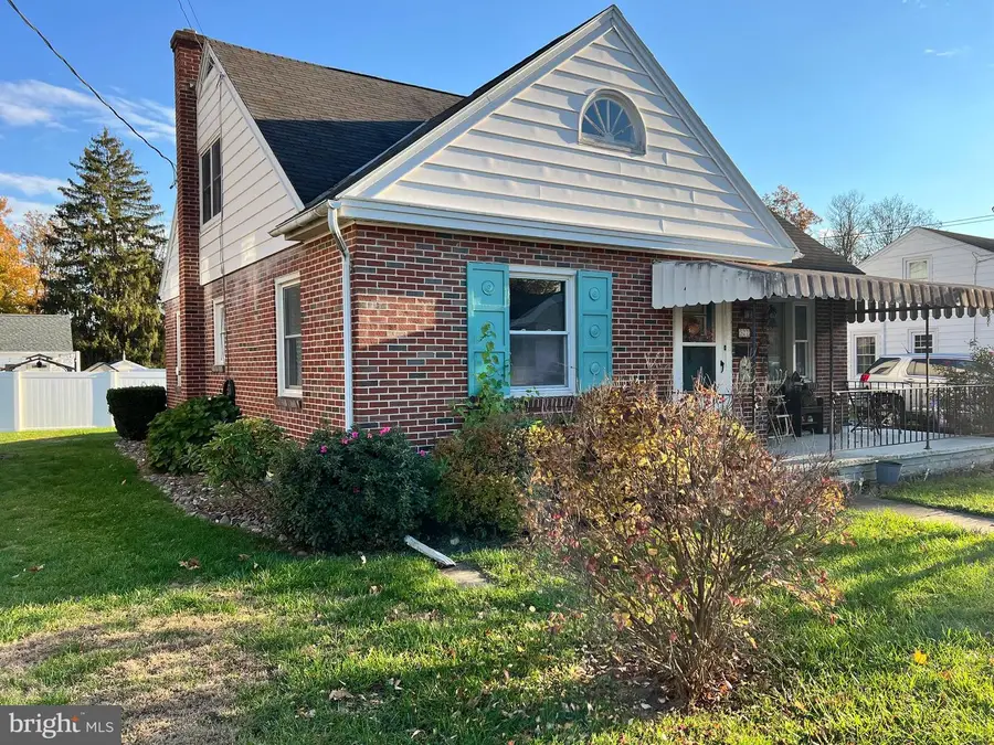 327 W Ferdinand St, Manheim, PA 17545 - Image #3