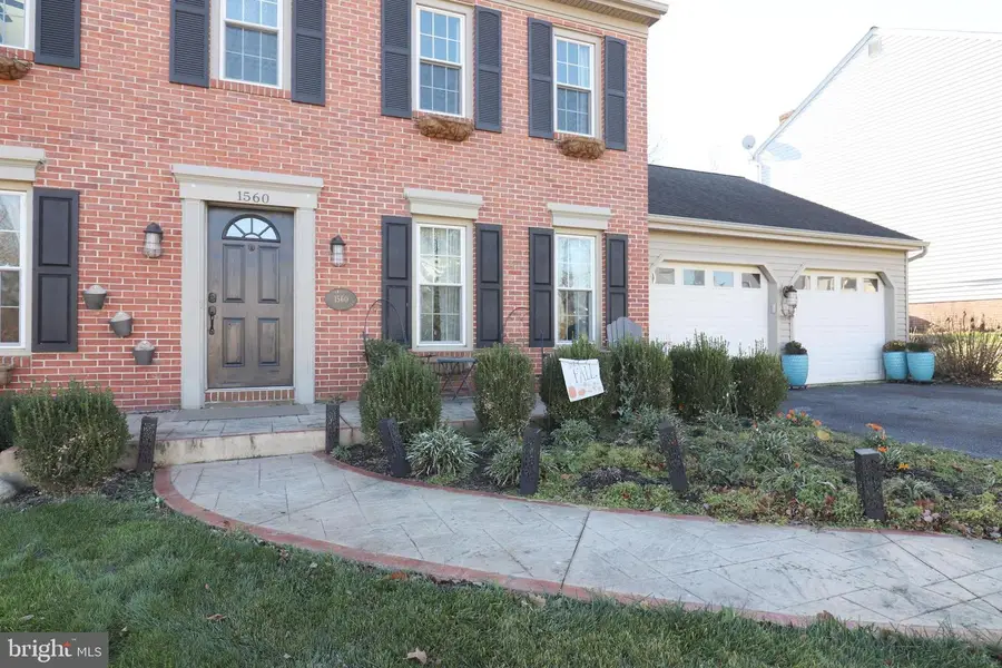 1560 S Jefferson Ct, Lancaster, PA 17602 - Image #2
