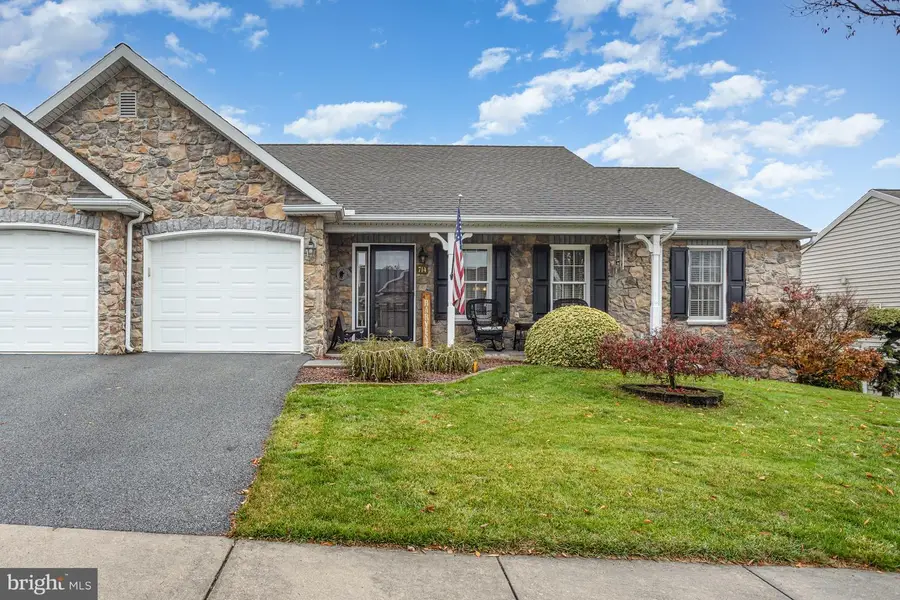714 Heather Rdg, Manheim, PA 17545 - Image #2