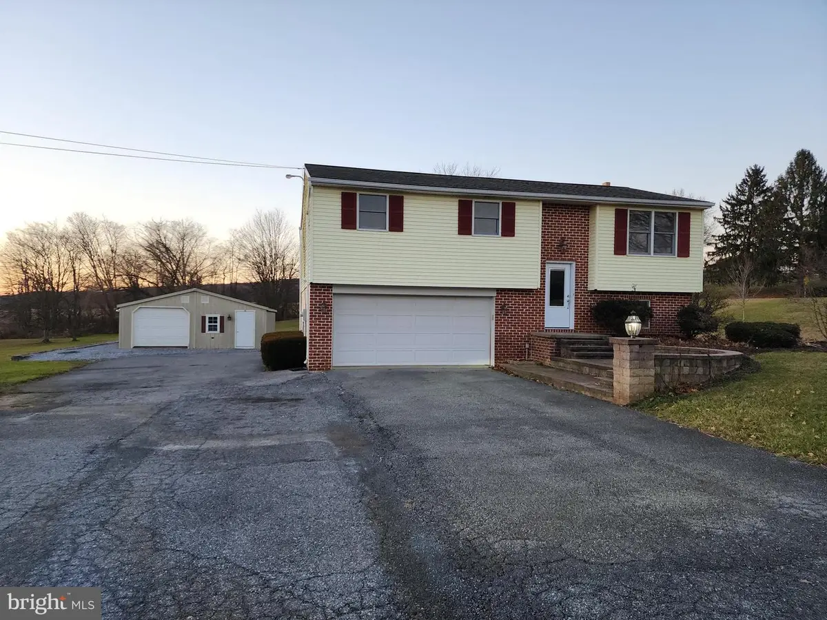2284 N Penryn Rd, Manheim, PA 17545 - Image #1