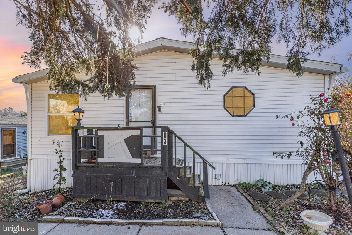 203 Oakfield Ct W, Lancaster, PA 17603 - Image #1