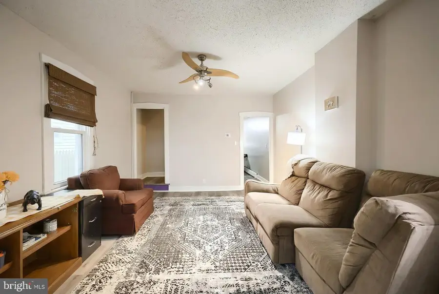 37 W Ferdinand St, Manheim, PA 17545 - #2