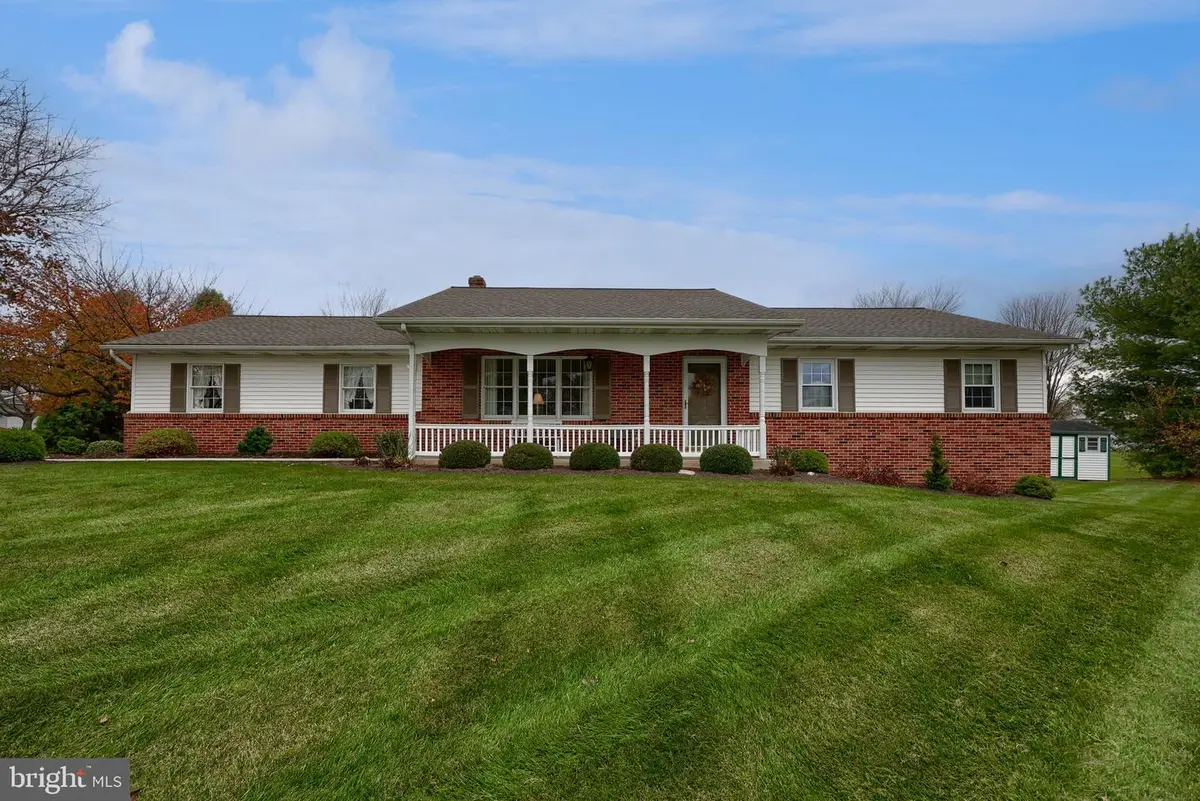10 Carriage Dr, Gordonville, PA 17529 - Image #1