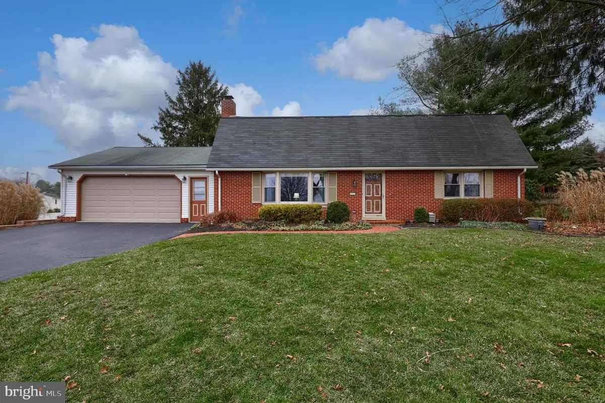 106 Velma Ln, Washington Boro, PA 17582 - Image #1