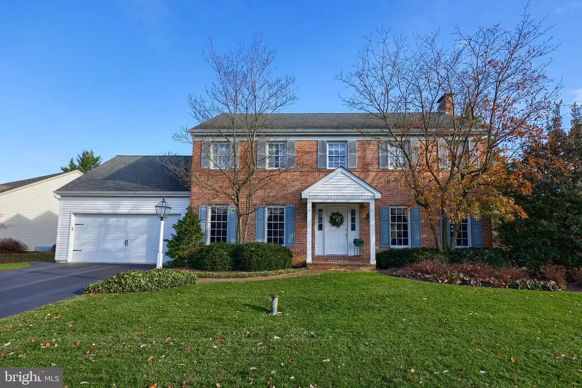 16 Horseshoe Dr, Ephrata, PA 17522 - Image #1