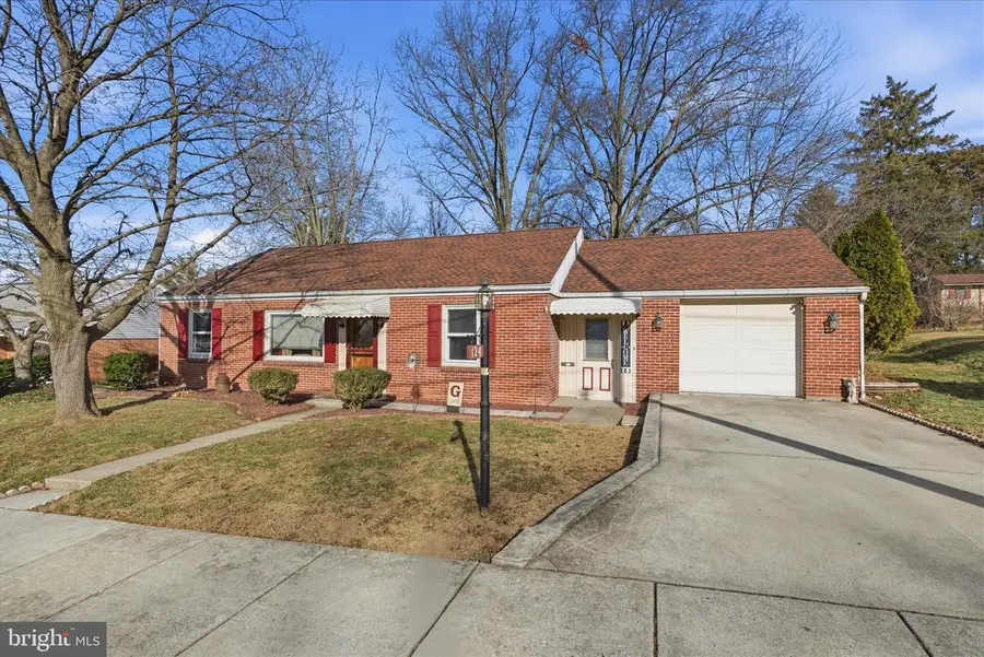 124 Spruce St, Ephrata, PA 17522 - Image #2