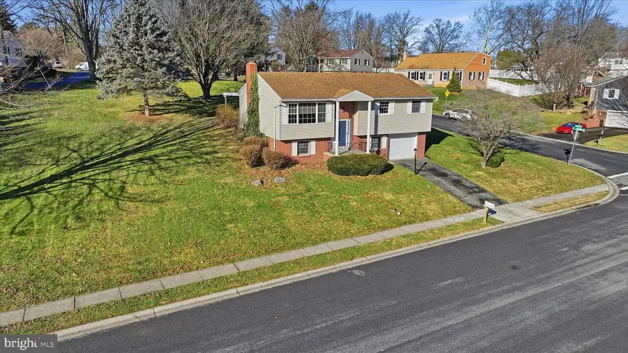 1828 Crooked Oak Dr, Lancaster, PA 17601 - Image #2