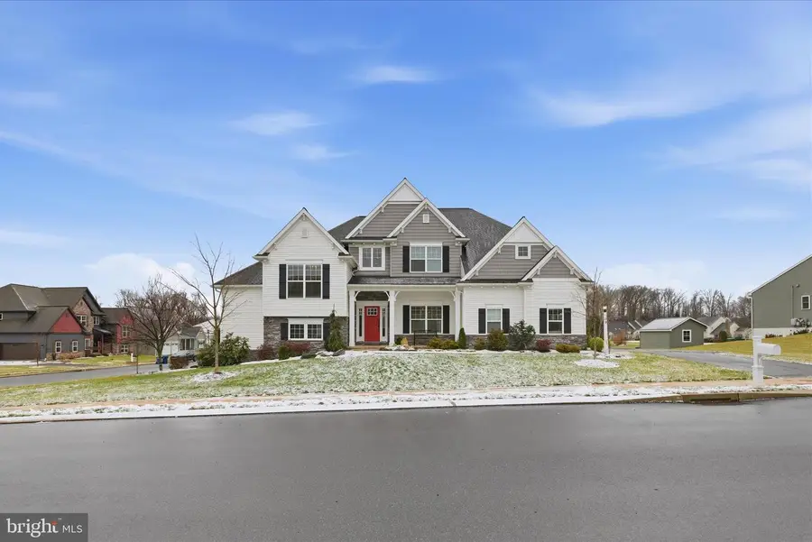 109 E Valley Rd, Denver, PA 17517 - Image #2