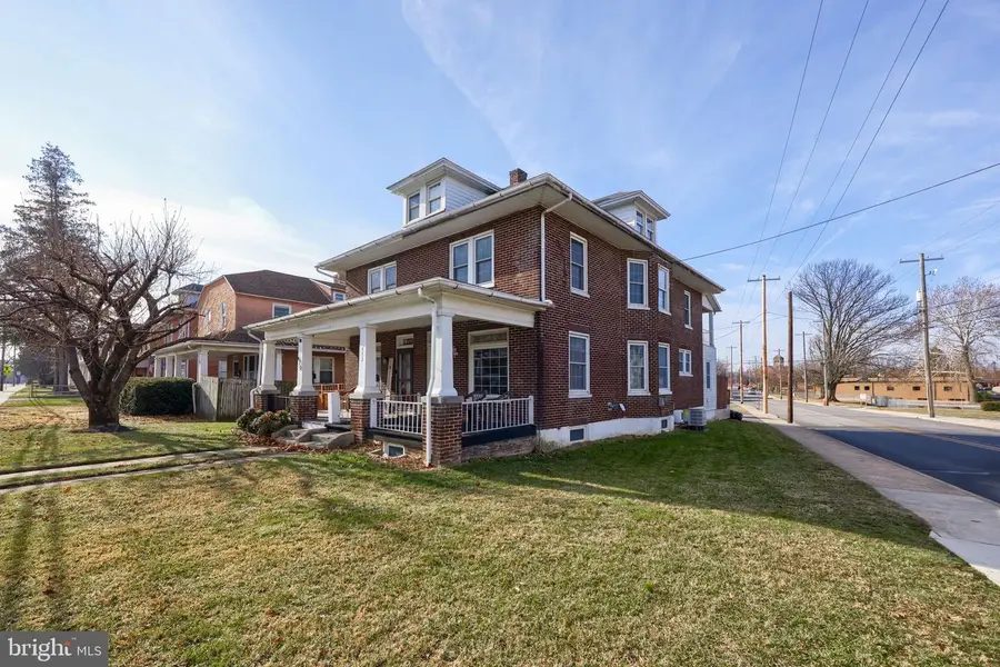 472 N State St, Ephrata, PA 17522 - Image #2