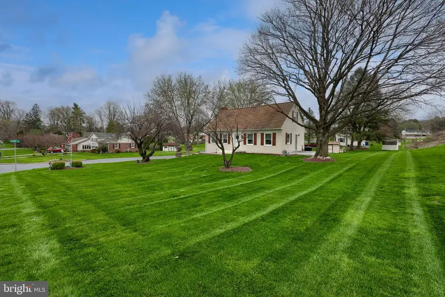 315 Lampeter Rd, Lancaster, PA 17602 - #2