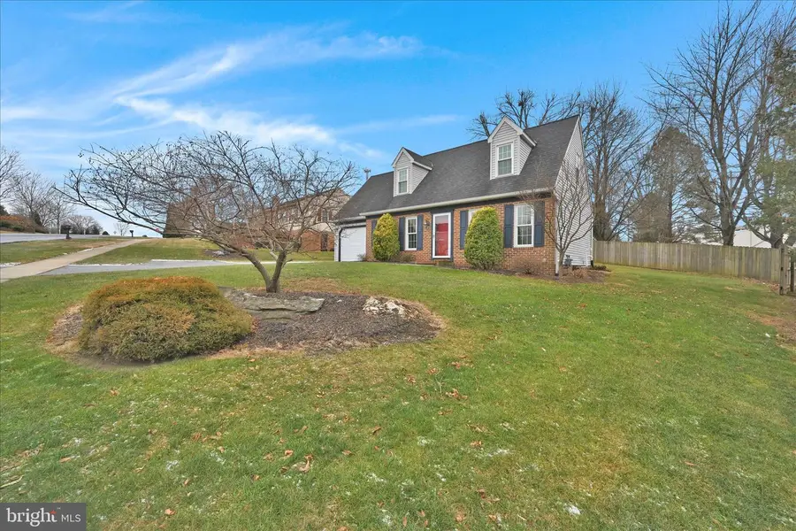 52 Locust Ln, Willow Street, PA 17584 - Image #2