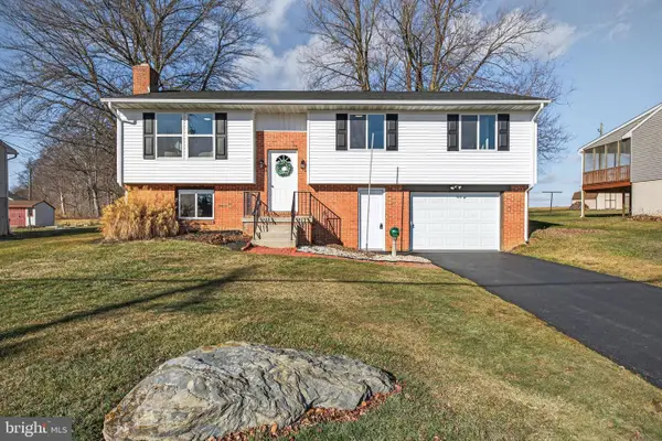 1721 Pioneer Rd, LANCASTER, PA 17602