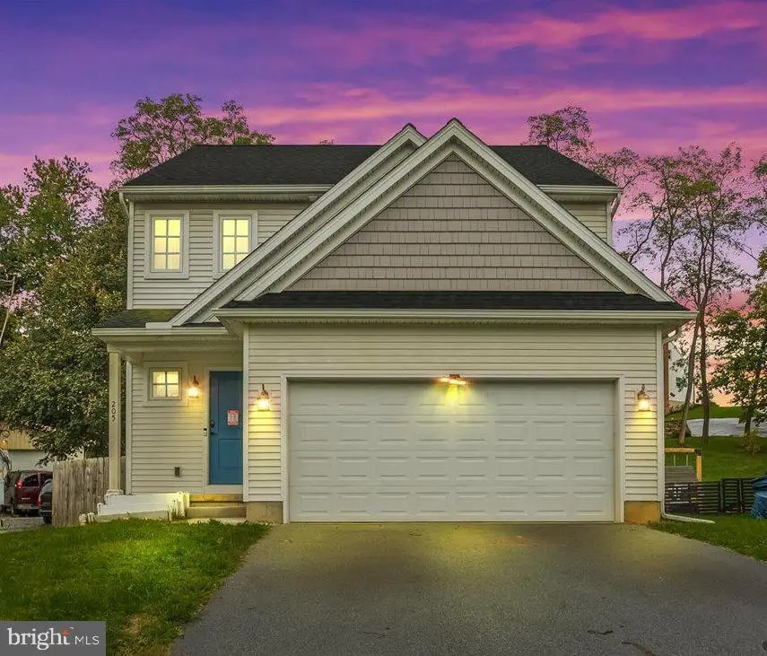 205 E Main St, Brownstown, PA 17508 - Image #1