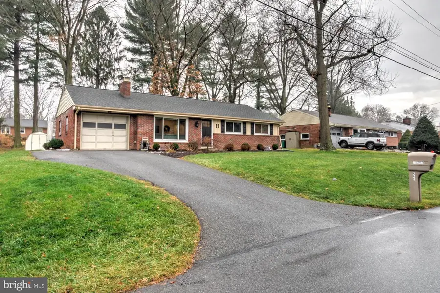 1562 Vista Rd, Lancaster, PA 17601 - Image #2