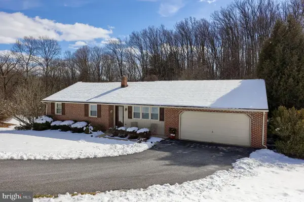 17 Sweetwater Dr, CONESTOGA, PA 17516