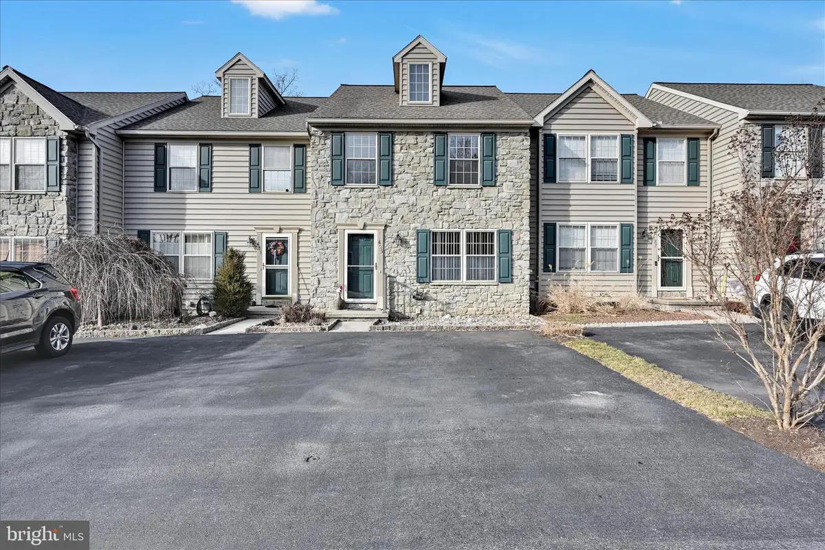 429 Indian Rock Cir, Elizabethtown, PA 17022 - Image #1