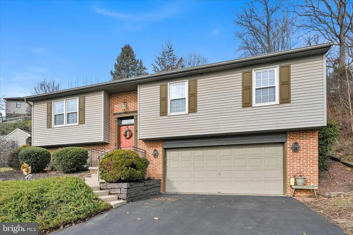 129 Glen Ct, Ephrata, PA 17522 - Image #1