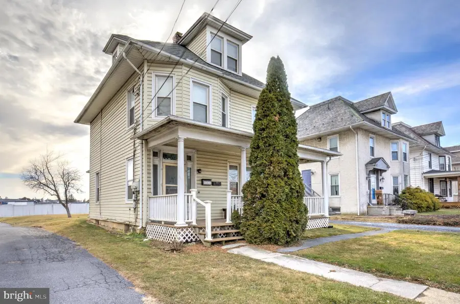 354 E Main St, New Holland, PA 17557 - Image #2