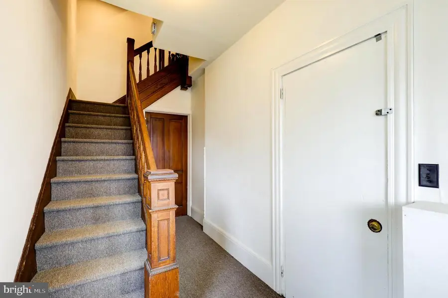 354 E Main St, New Holland, PA 17557 - Image #3