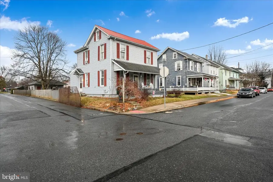 128 S Barbara St, Mount Joy, PA 17552 - Image #2