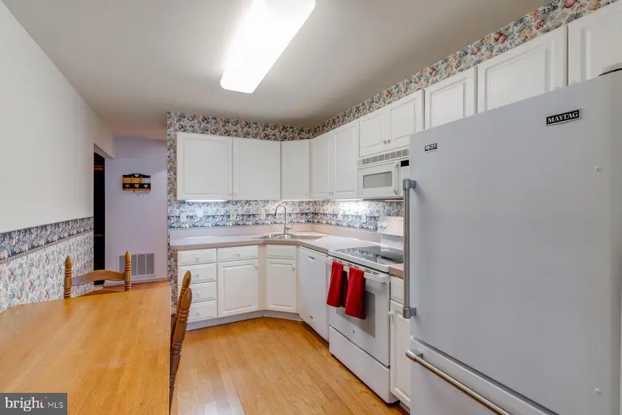 1006 Country Place Dr, Lancaster, PA 17601 - Image #3