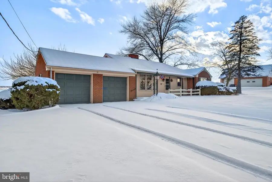 922 Penn Grant Rd, Lancaster, PA 17602 - #2