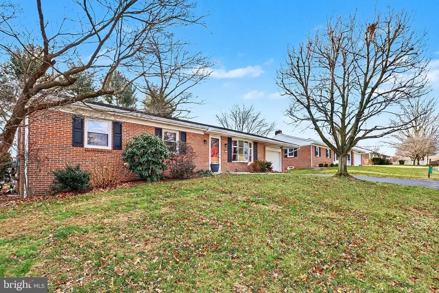 21 Dawn Ave, Akron, PA 17501 - Image #2