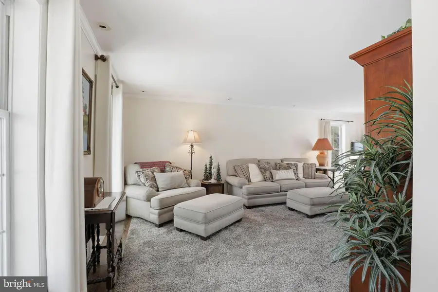 320 N New St, Lititz, PA 17543 - Image #2