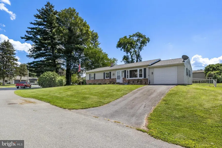 49 Vista Dr, Marietta, PA 17547 - Image #2