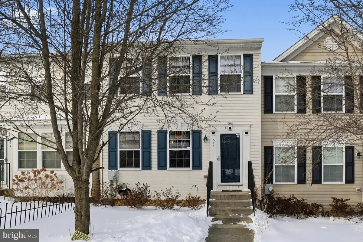 371 Dickens Dr, Lancaster, PA 17603 - Image #1