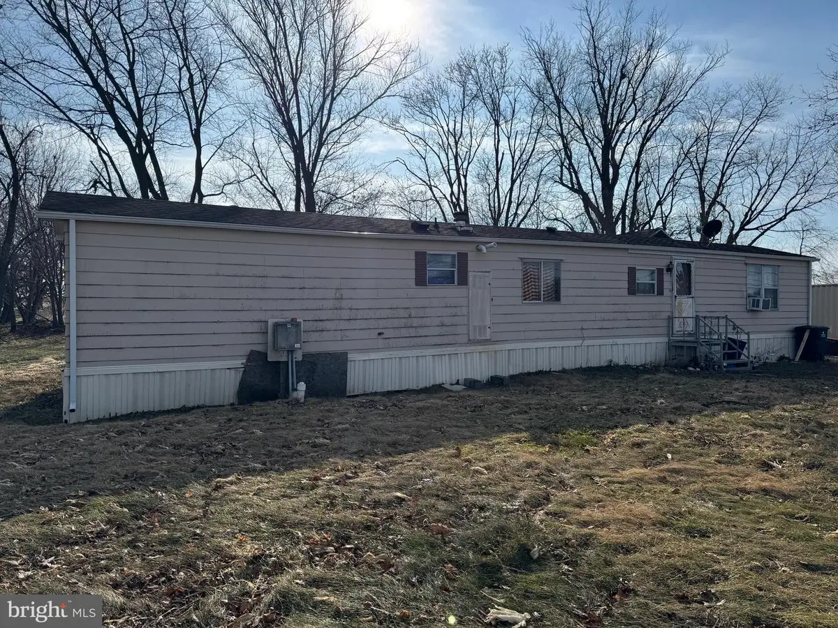 2318 Rockvale Rd, Lancaster, PA 17602 - Image #1