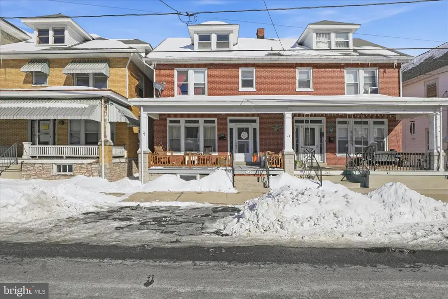 243 W Franklin St, Ephrata, PA 17522 - Image #2