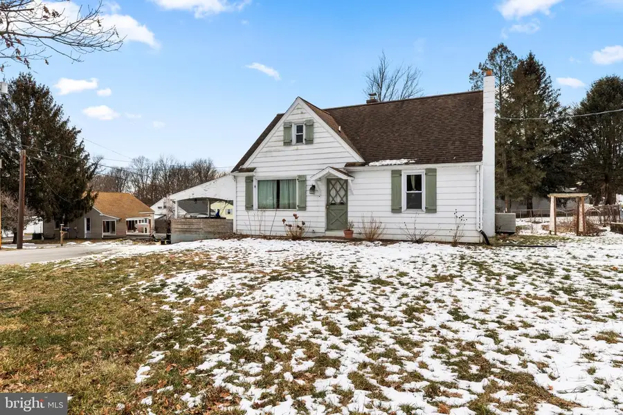 2502 Honeysuckle Ln, Lancaster, PA 17603 - Image #3