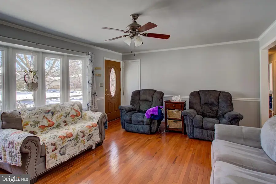 902 Perry Rd, Lititz, PA 17543 - Image #2